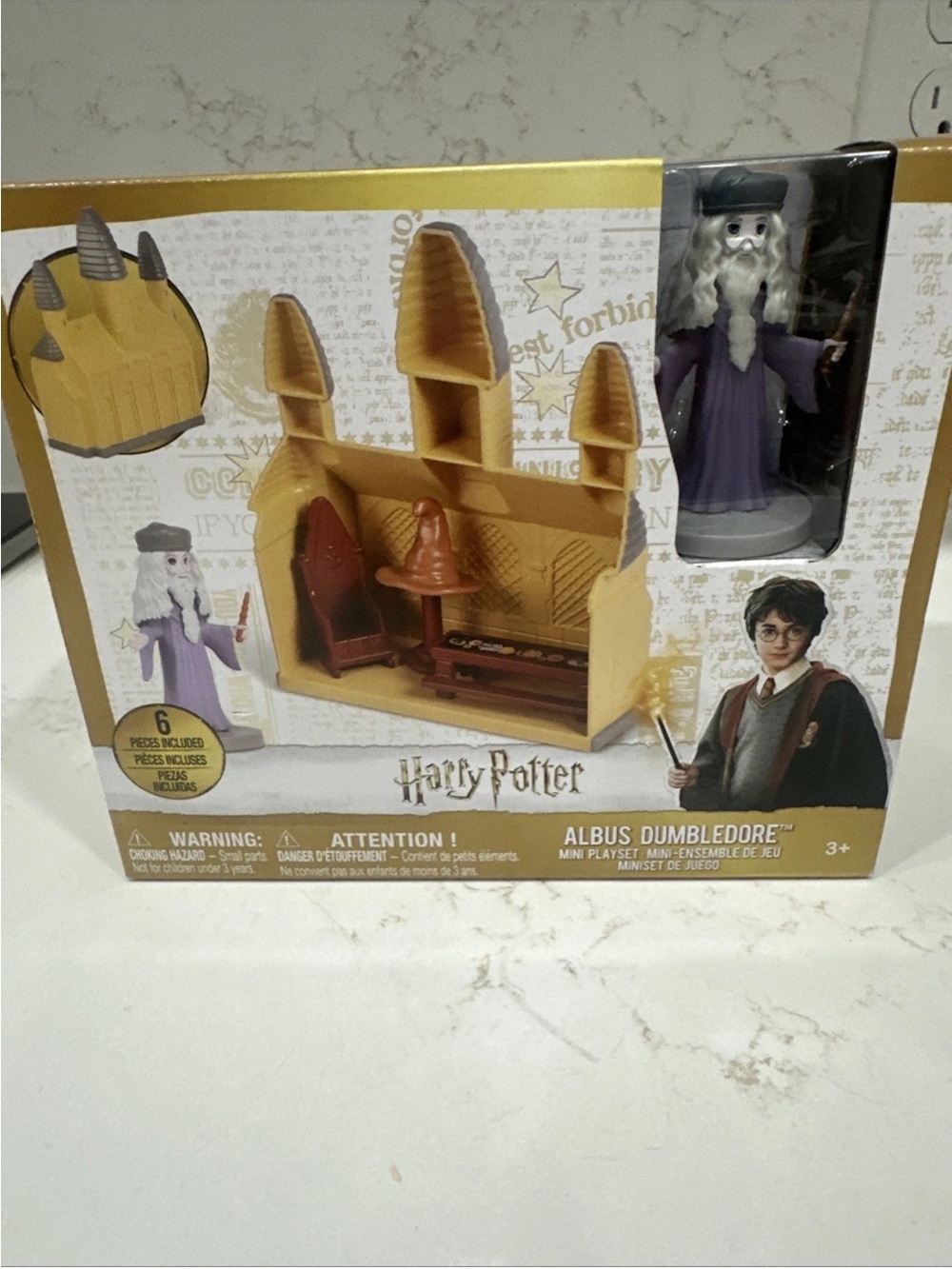Harry Potter Albus Dumbledore Mini Playset - Purple Robe & Gold Chair